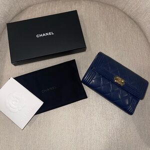 Chanel Navy Calfskin Wallet Billfold 6x4.5 EUC